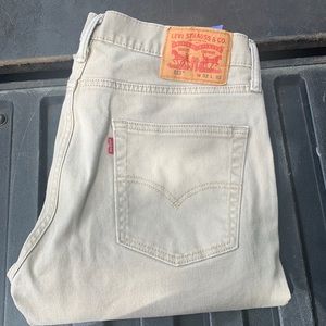 Men Levi Jean size 32x32 style 513